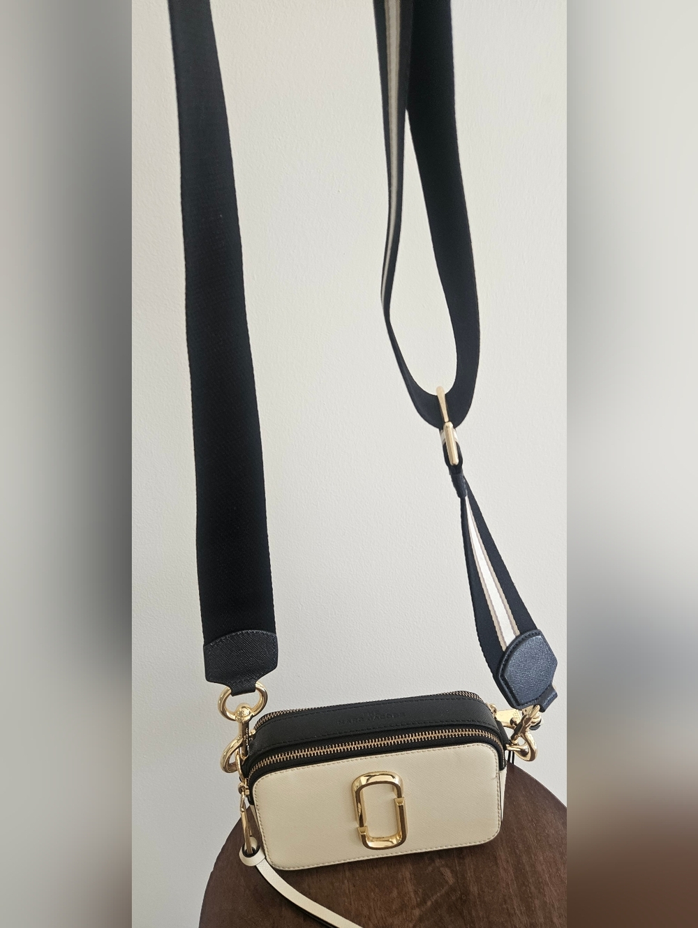 Marc Jacobs Snapshot Camera Bag in Black and Cream - Picture 3 of 8